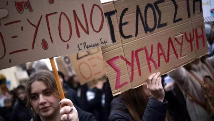 Yunanistan’da Tren Kazası Protestosu