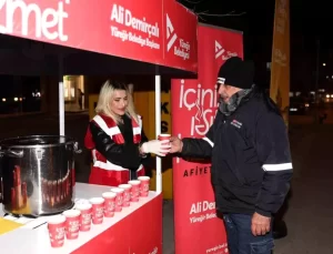 Yüreğir Belediyesi’nden Soğuk Kış Günlerine Özel Fiyatsız Sıcak Çorba Dağıtımı
