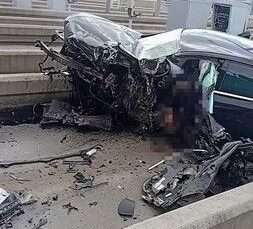 Lüks Otomobil Gişelere Ok Gibi Saplandı Karı-Koca Hayatını Kaybetti