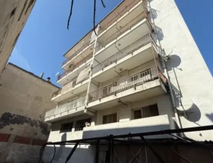 Sakarya’da 3. kattan düşen kadının ölümündeki sır perdesi aralanıyor. Şüpheliler Adliyede