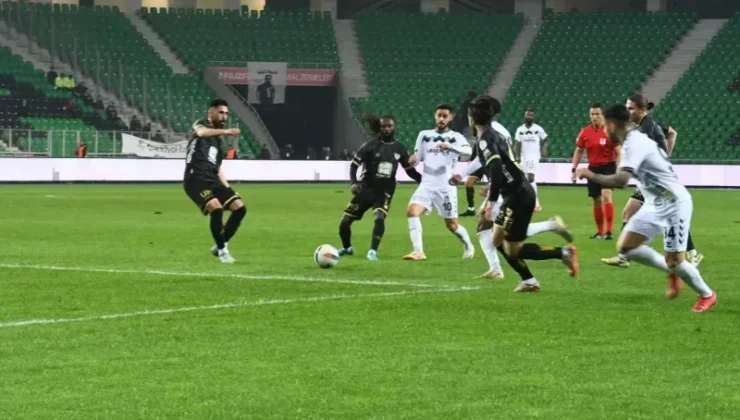 Sakaryaspor Evinde Bandırmaspor ile Yenişemedi: 2-2