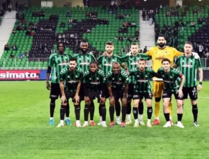 Sakaryaspor, Yeni Malatyaspor’u 5-0 Mağlup Etti Teknik Direktörlerden Çarpıcı Açıklamalar