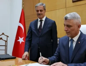 Ticaret Bakanı Bolat Sakarya’da! Büyükşehir’de Önemli Mesajlar