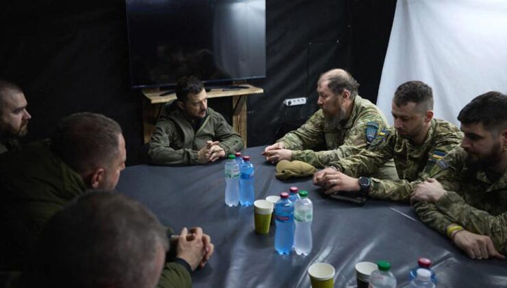 Zelenski’den cephe hattına ziyaret